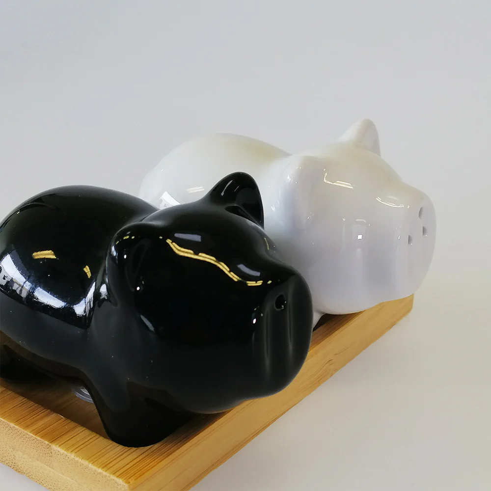 B&W Pigs - Salt & Pepper Set - Image 3