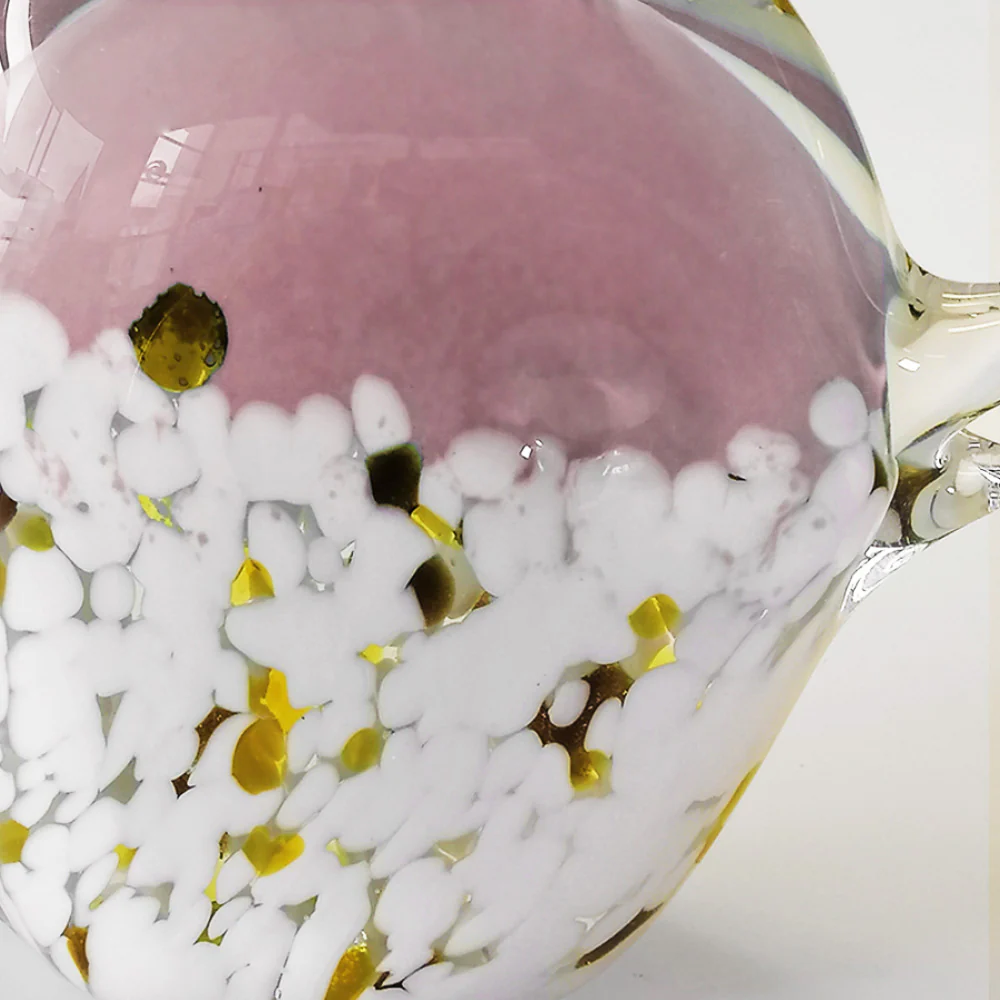 Glass Angelfish - White & Gold Base - 17cm - Image 4