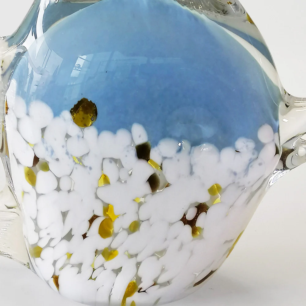 Glass Angelfish - White & Gold Base - 17cm - Image 6