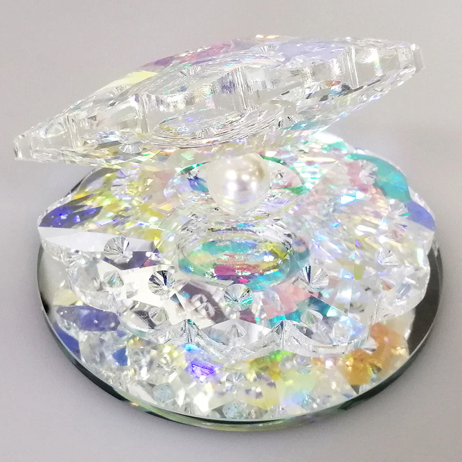 Clear Cut Glass Oyster with Pearl - Medium - Image 4