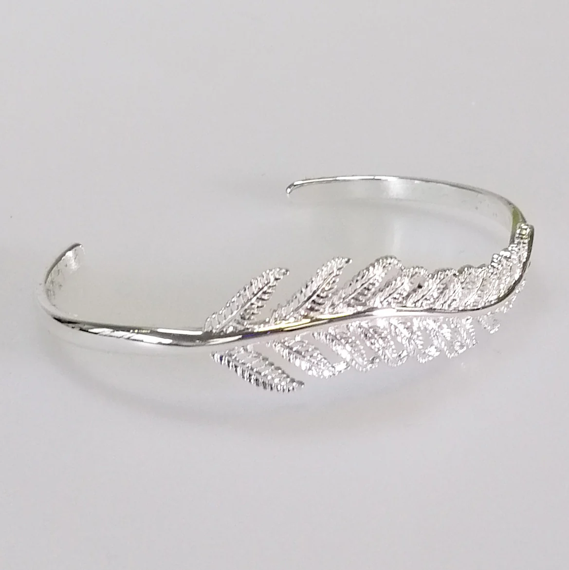 Kiwicraft - Adjustable Silver Fern Bangle - Image 3