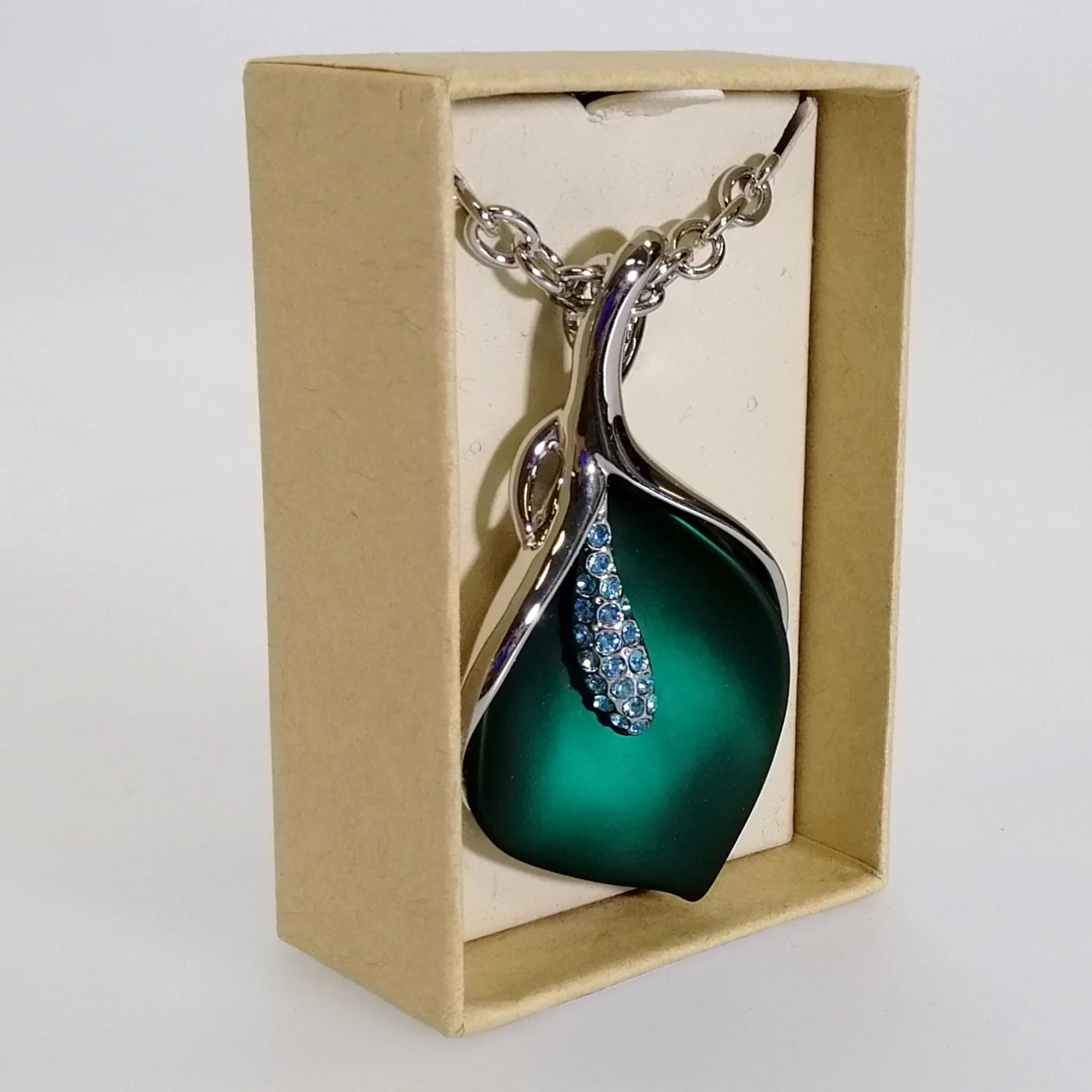 Kiwicraft - Blue-Green Lily Rhodium Necklace - Image 2