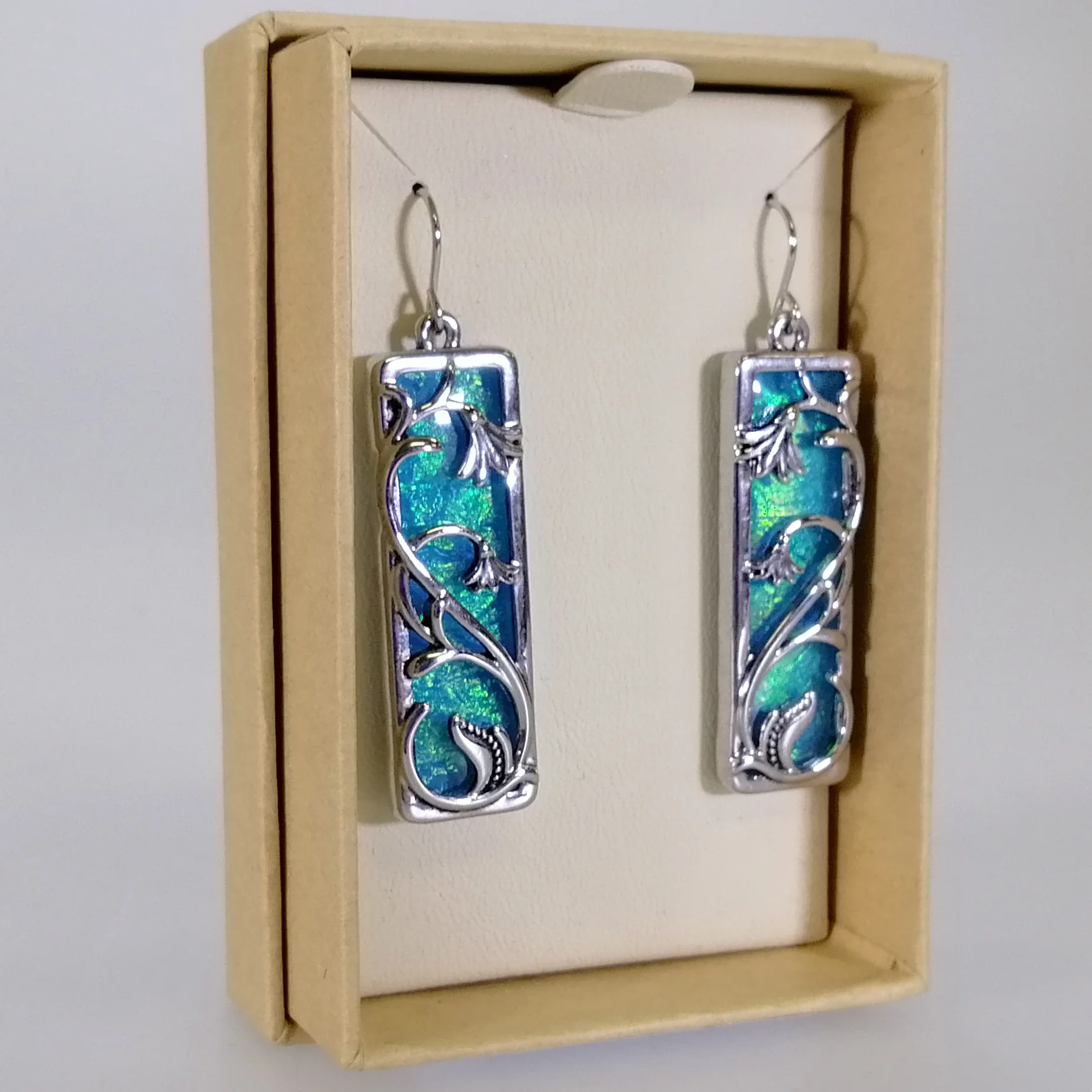 Kiwicraft - Blue Resin Flower Earrings - Image 2