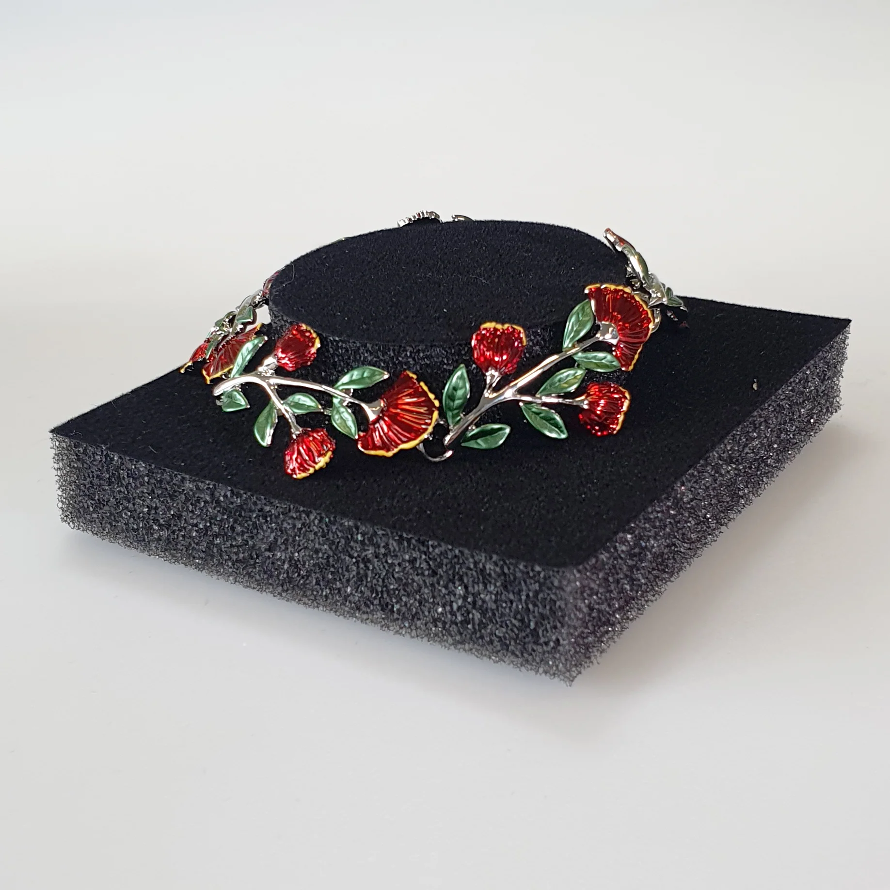 Kiwicraft - Pohutukawa Bracelet - Image 2