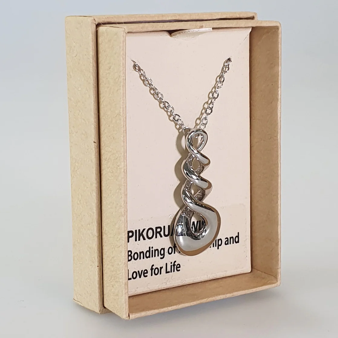 Kiwicraft - Silver Twist Necklace - Image 2