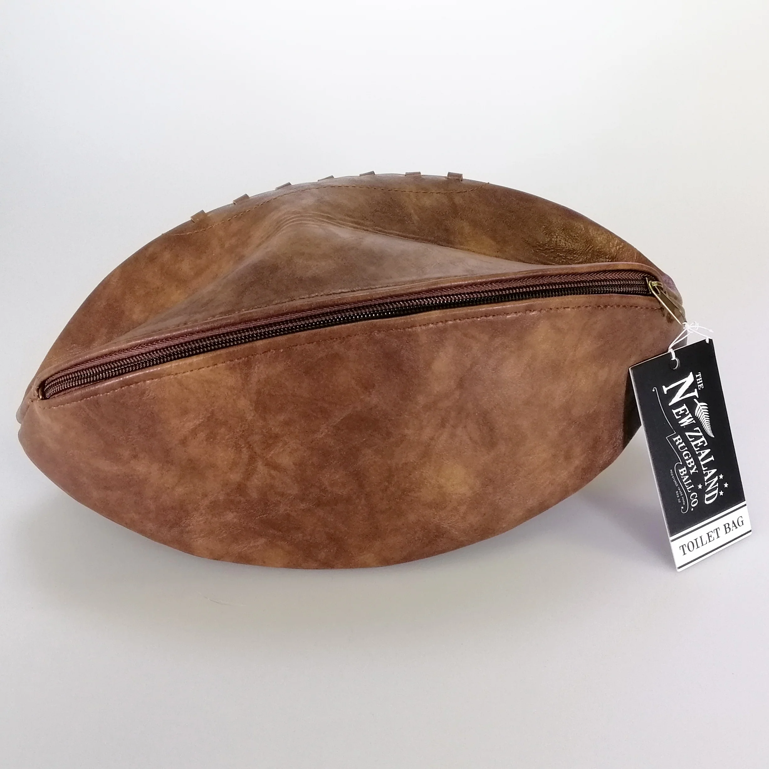 Moana RD - Vintage-look Rugby Ball - Sponge Bag - Image 2