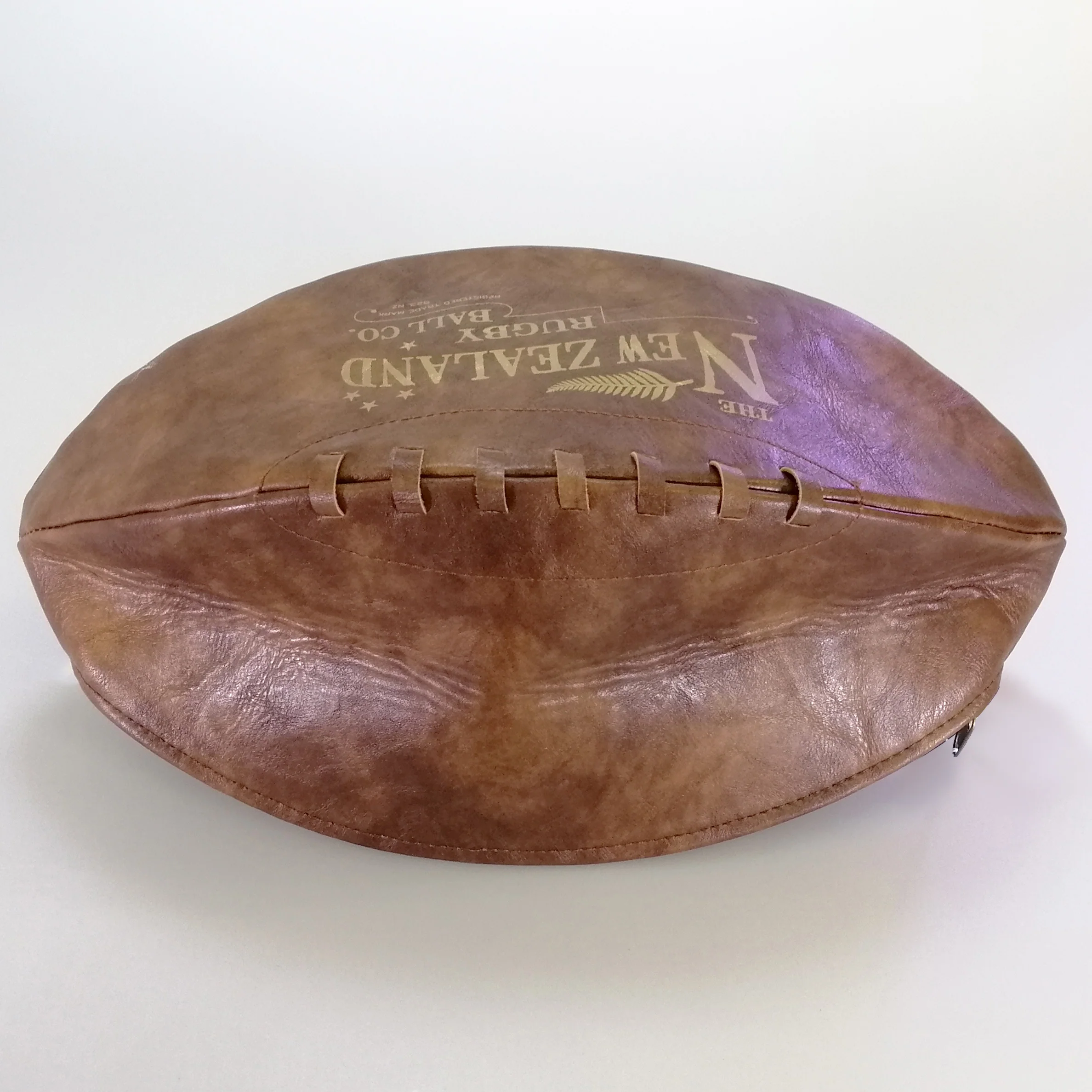Moana RD - Vintage-look Rugby Ball - Sponge Bag - Image 3
