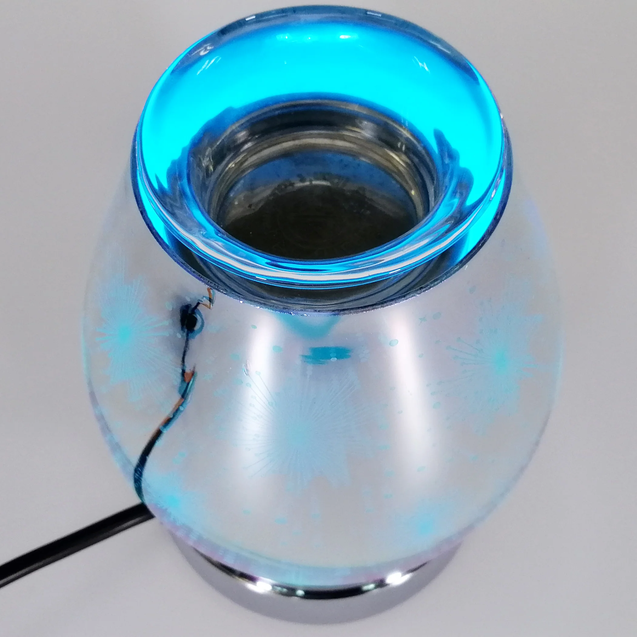 Scentchips Warmer with LED 'Fireworks' Colour Changing Display - Image 3